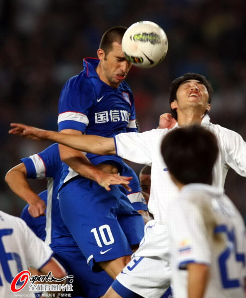 巴黎演绎胜利，巴神金靴华丽炫目惊艳(意大利黑人球星巴神)