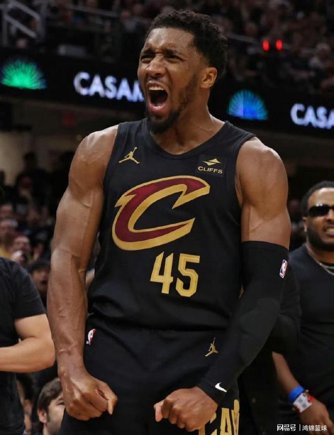 火箭队球员米切尔表现稳健，状态火热的简单介绍